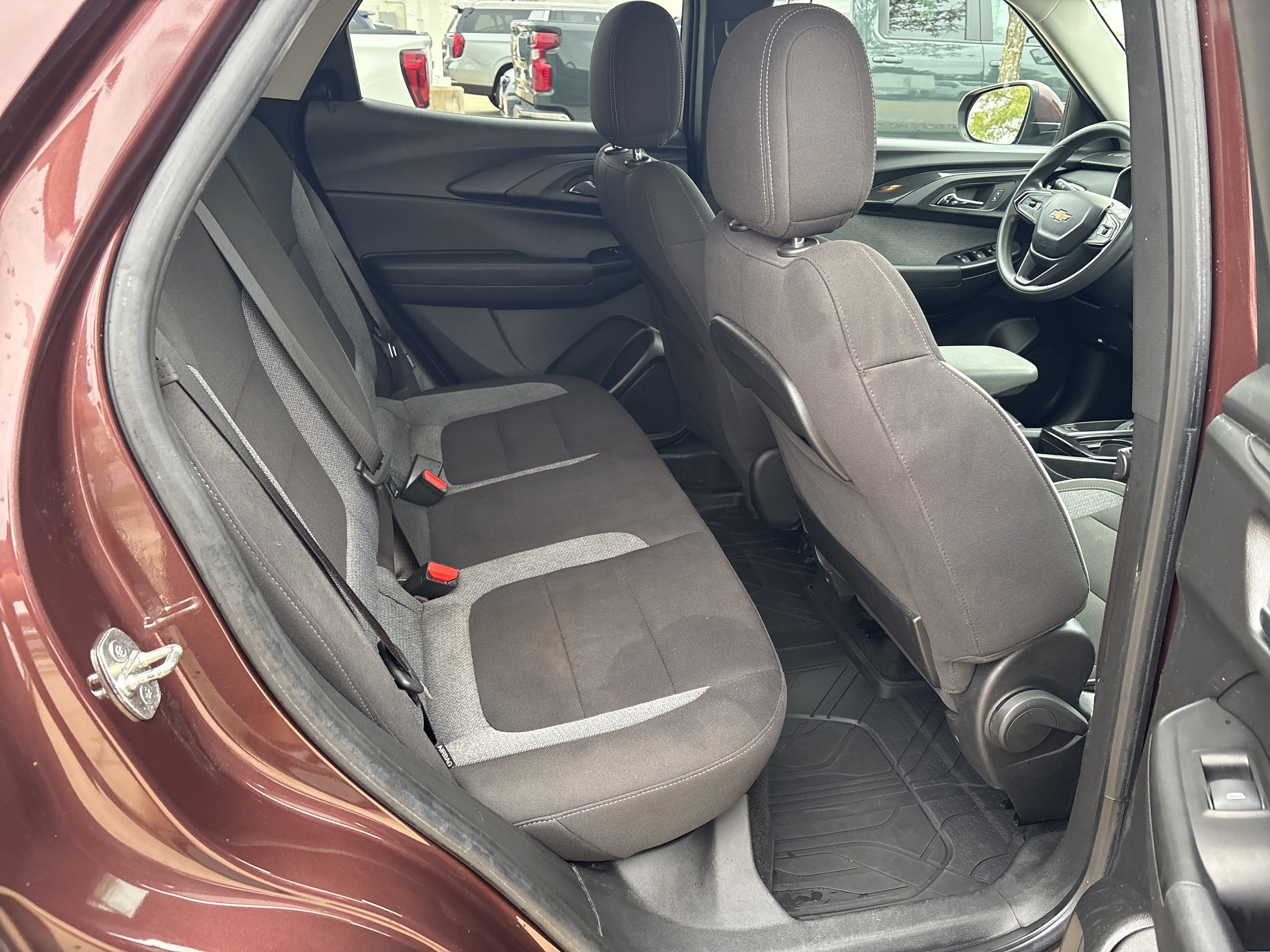 Used 2022 Chevrolet TrailBlazer LT FWD image 16