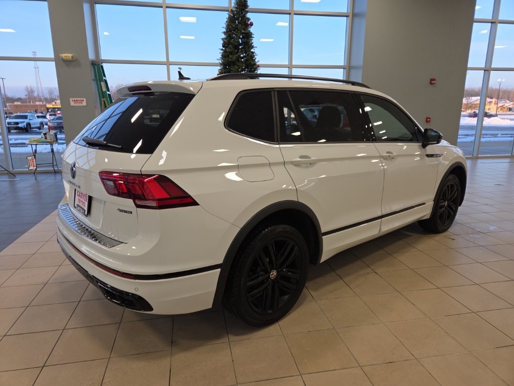 Used 2022 Volkswagen Tiguan SE R-Line image 7