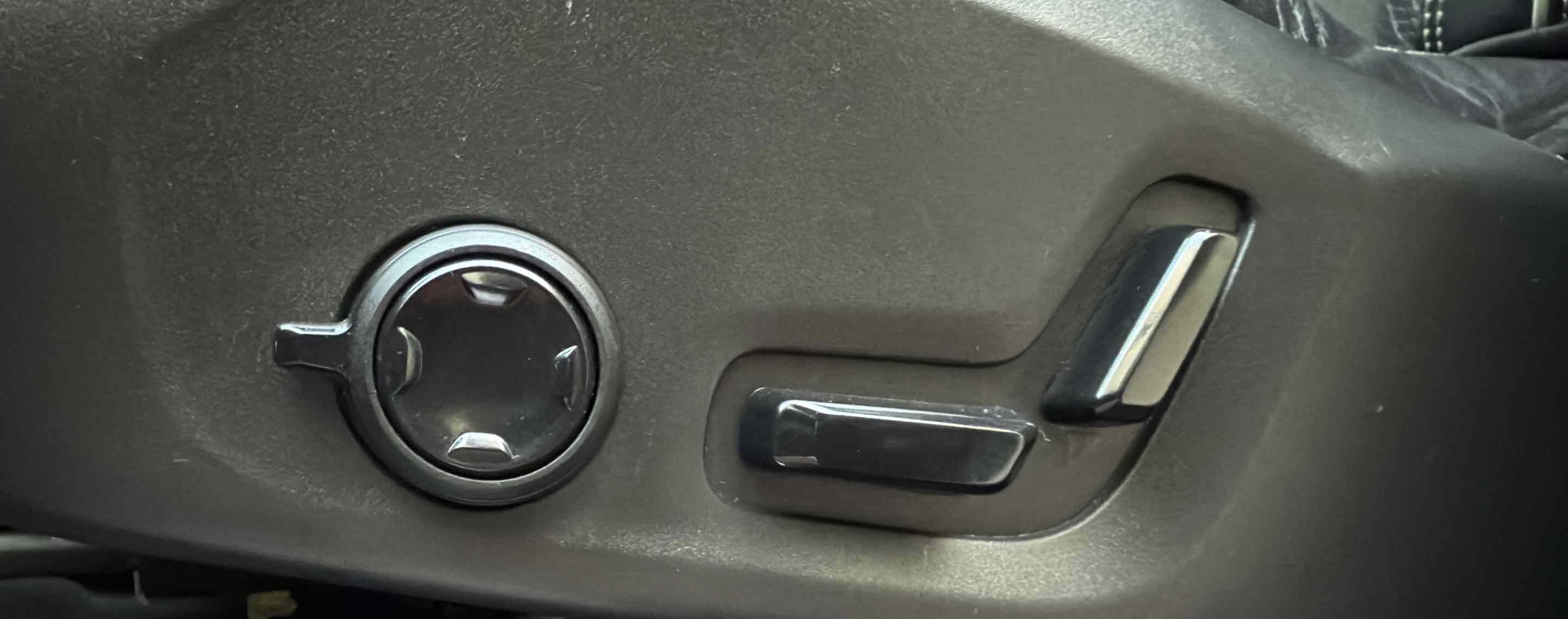 Used 2016 Volvo XC90 T6 R-Design w/ Vision Package image 58