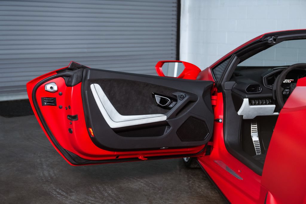 Used 2024 Lamborghini Huracan EVO AWD/4WD image 36