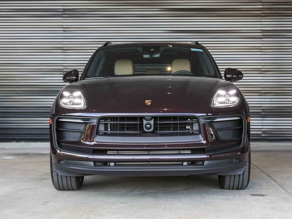 Certified 2026 Porsche Macan AWD/4WD image 10