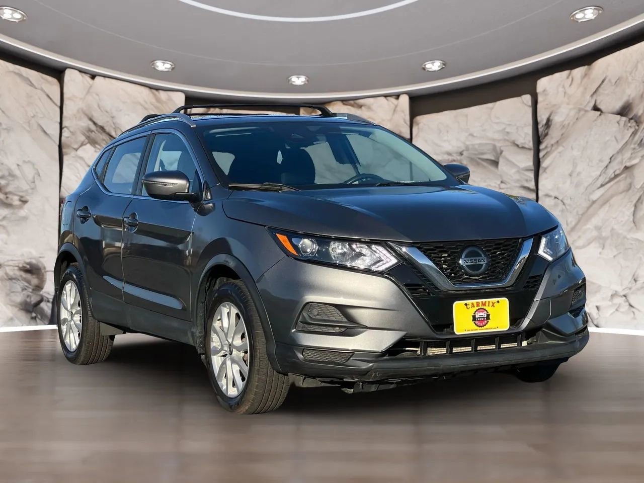 Used 2020 Nissan Rogue Sport SV image 3