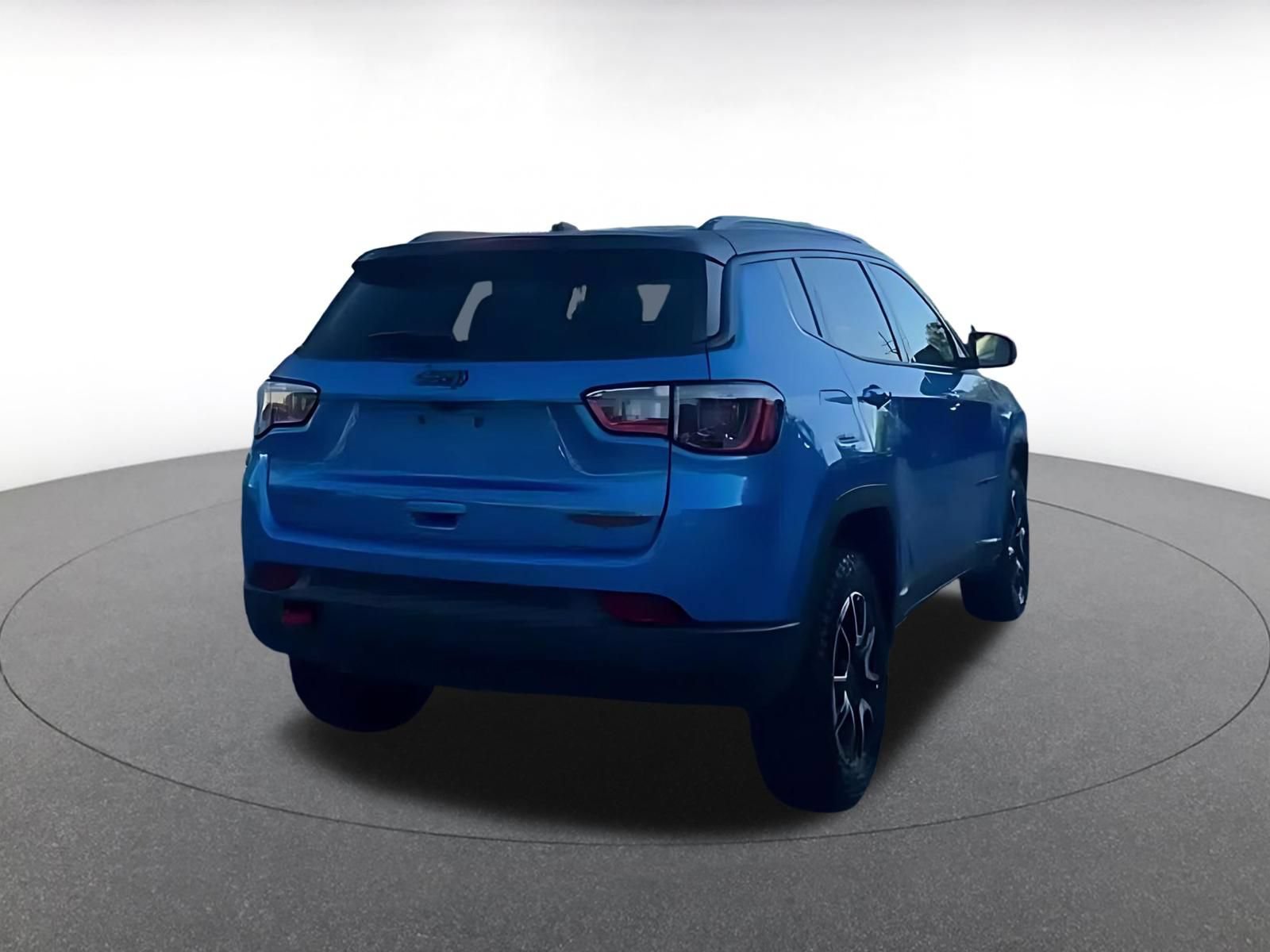 Used 2025 Jeep Compass Trailhawk AWD/4WD image 16