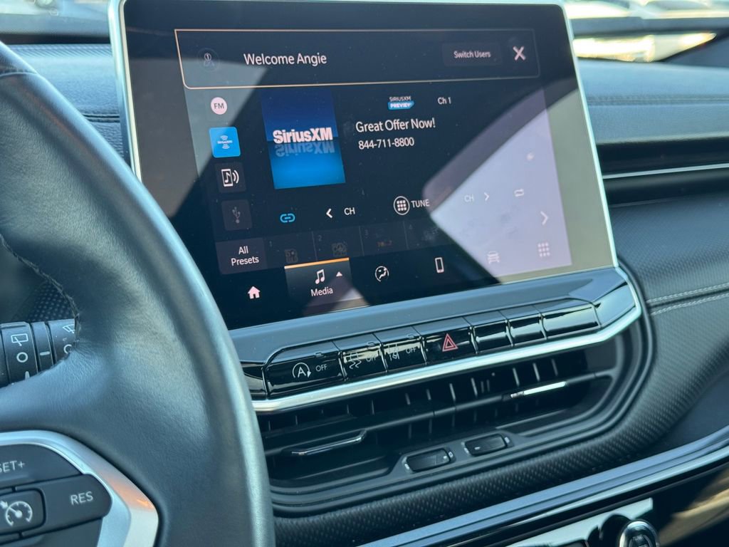 Used 2022 Jeep Compass Altitude w/ Sun and Sound Group image 24