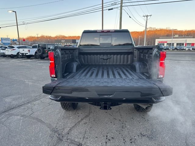 Used 2026 Chevrolet Silverado 2500 ZR2 w/ LPO, Dark Essentials Package image 8