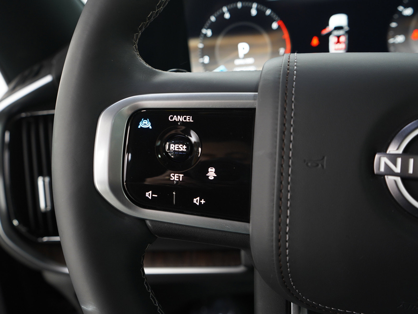 Certified 2025 Nissan Armada Platinum Reserve AWD/4WD image 30