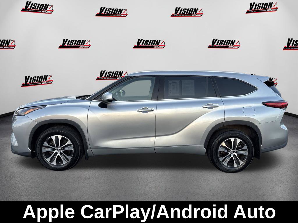 Used 2022 Toyota Highlander XLE AWD/4WD image 9