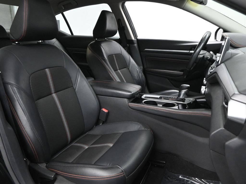 Used 2023 Nissan Altima 2.5 SR image 11