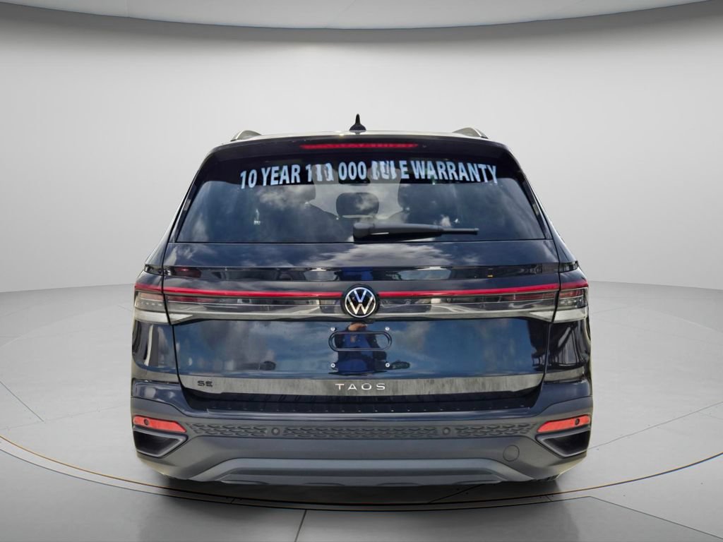 New 2026 Volkswagen Taos SE FWD image 4