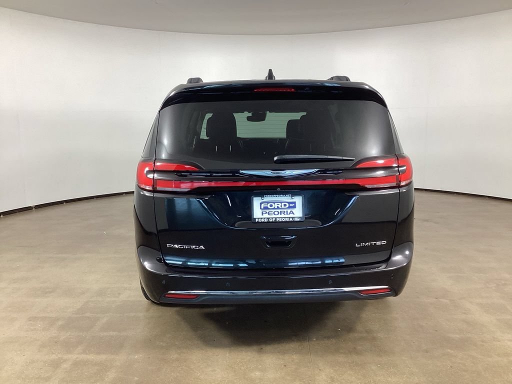 Used 2022 Chrysler Pacifica Limited FWD image 6