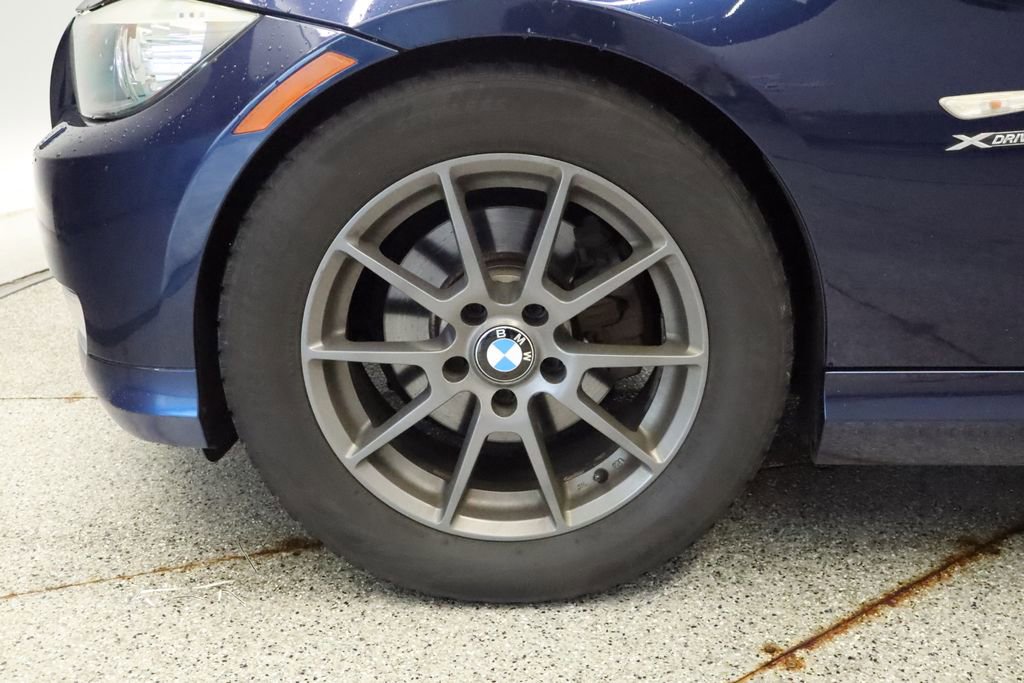 Used 2011 BMW 328i xDrive Sedan image 11