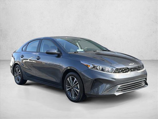 Used 2024 Kia Forte LXS video 3