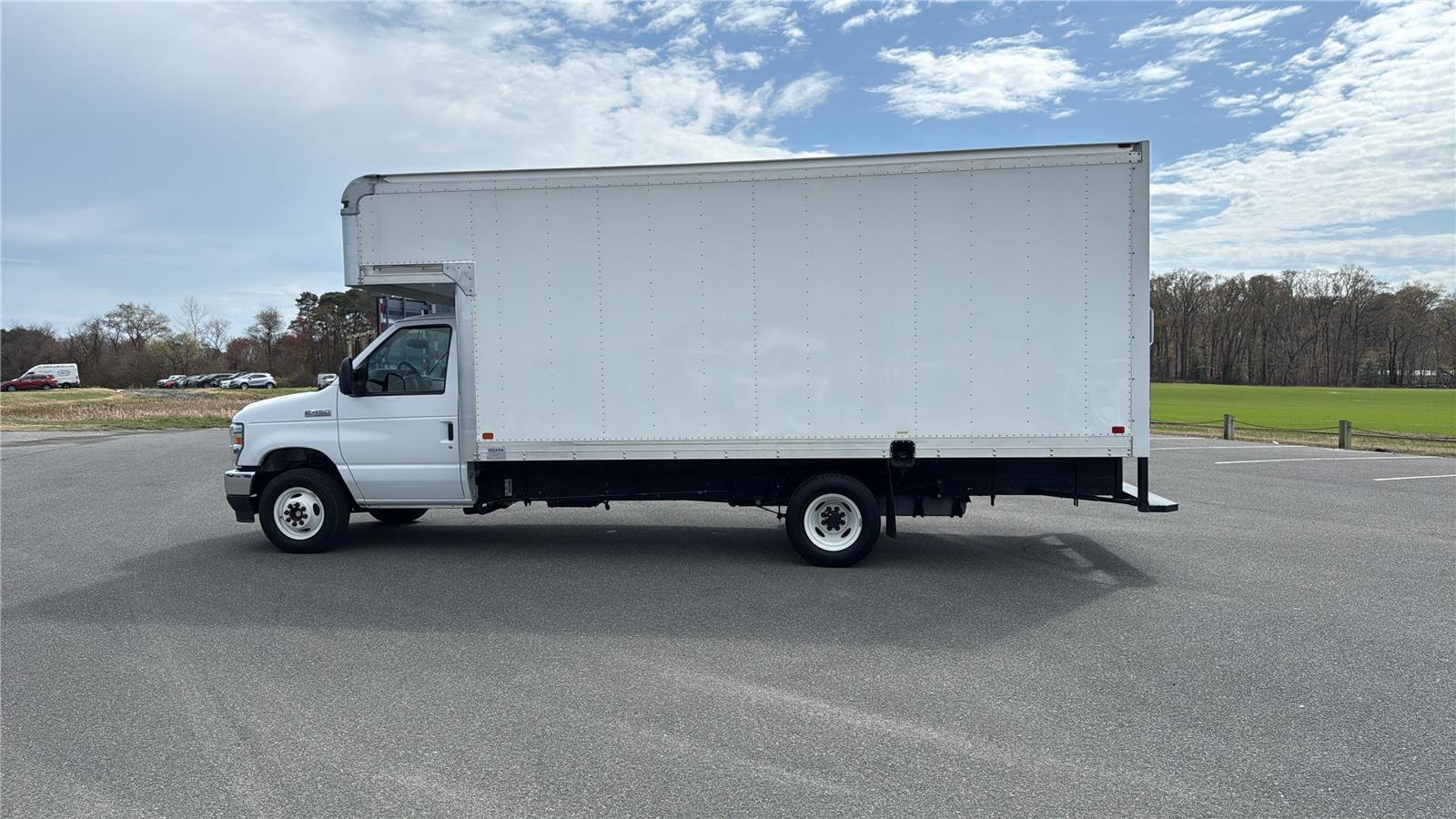 Used 2023 Ford E-450 and Econoline 450 Super Duty w/ Power Windows & Locks Group RWD image 3