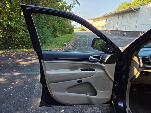 Used 2014 Jeep Grand Cherokee Limited w/ Trailer Tow Group IV RWD image 12