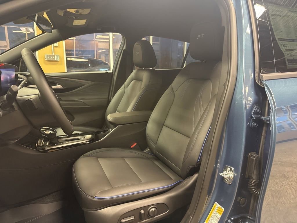 New 2026 Buick Envista Sport Touring w/ Convenience I Package FWD image 10