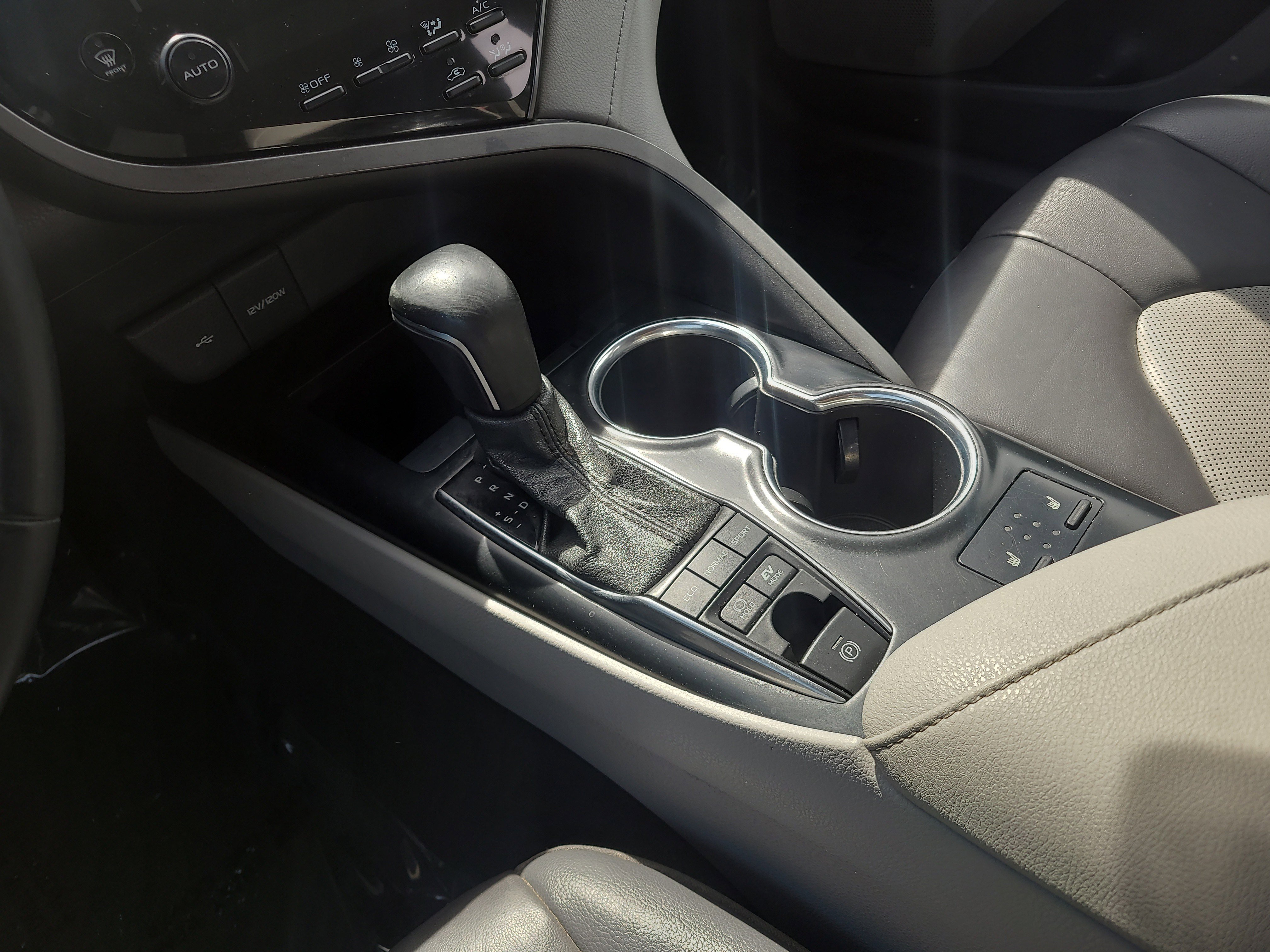 Certified 2020 Toyota Camry XLE FWD image 20