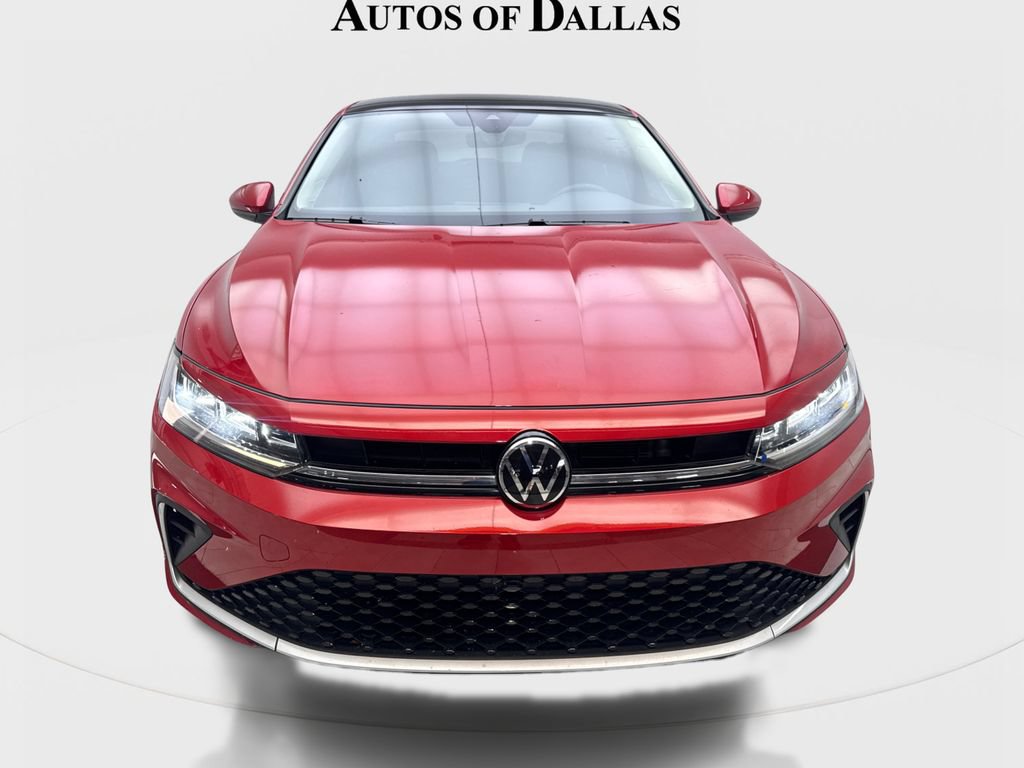Used 2025 Volkswagen Jetta SE FWD image 3