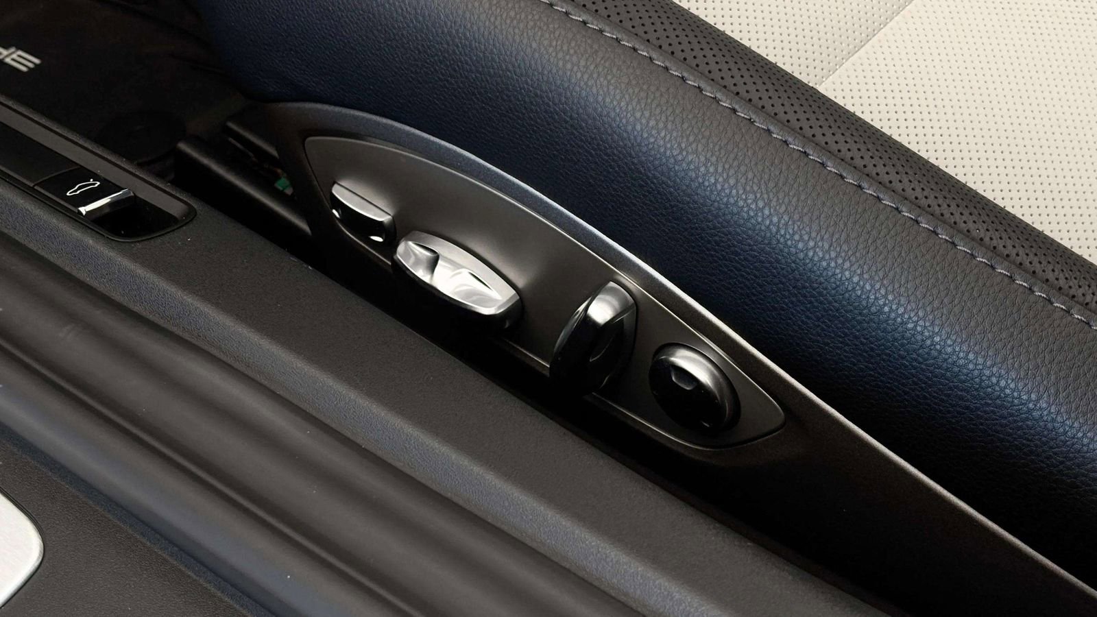 Used 2025 Porsche 718 Boxster S image 24