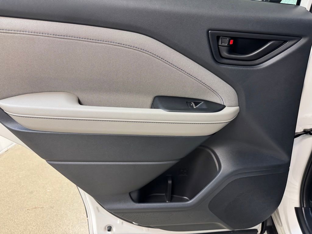 Used 2025 Subaru Forester Premium w/ Convenience Package #1 image 14