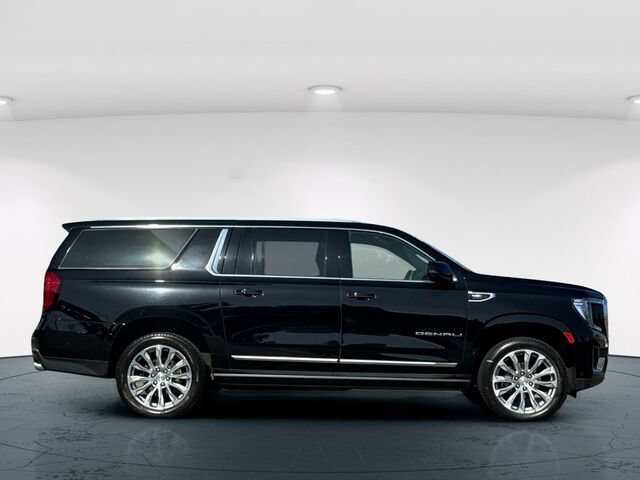 Used 2023 GMC Yukon XL Denali w/ Denali Reserve Package AWD/4WD image 8
