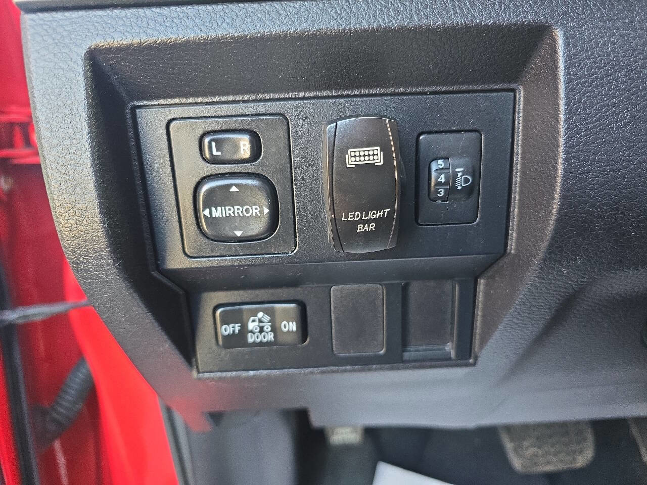 Used 2015 Toyota Tundra SR5 w/ TRD Off Road Package image 22