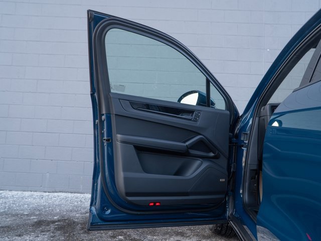 New 2026 Porsche Cayenne GTS image 15