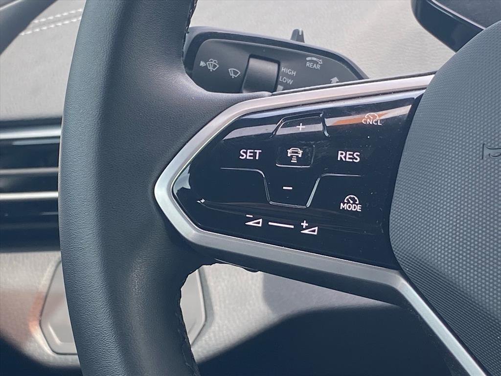 Certified 2025 Volkswagen ID.4 Pro image 4