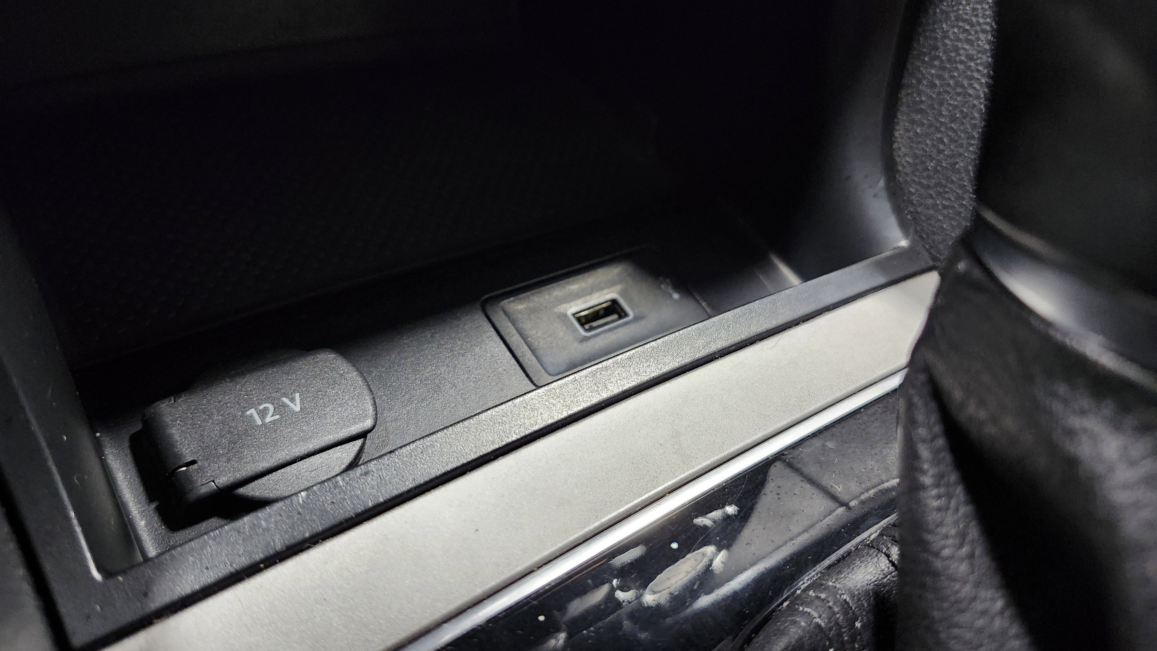 Used 2021 Volkswagen Passat 2.0T SE image 32