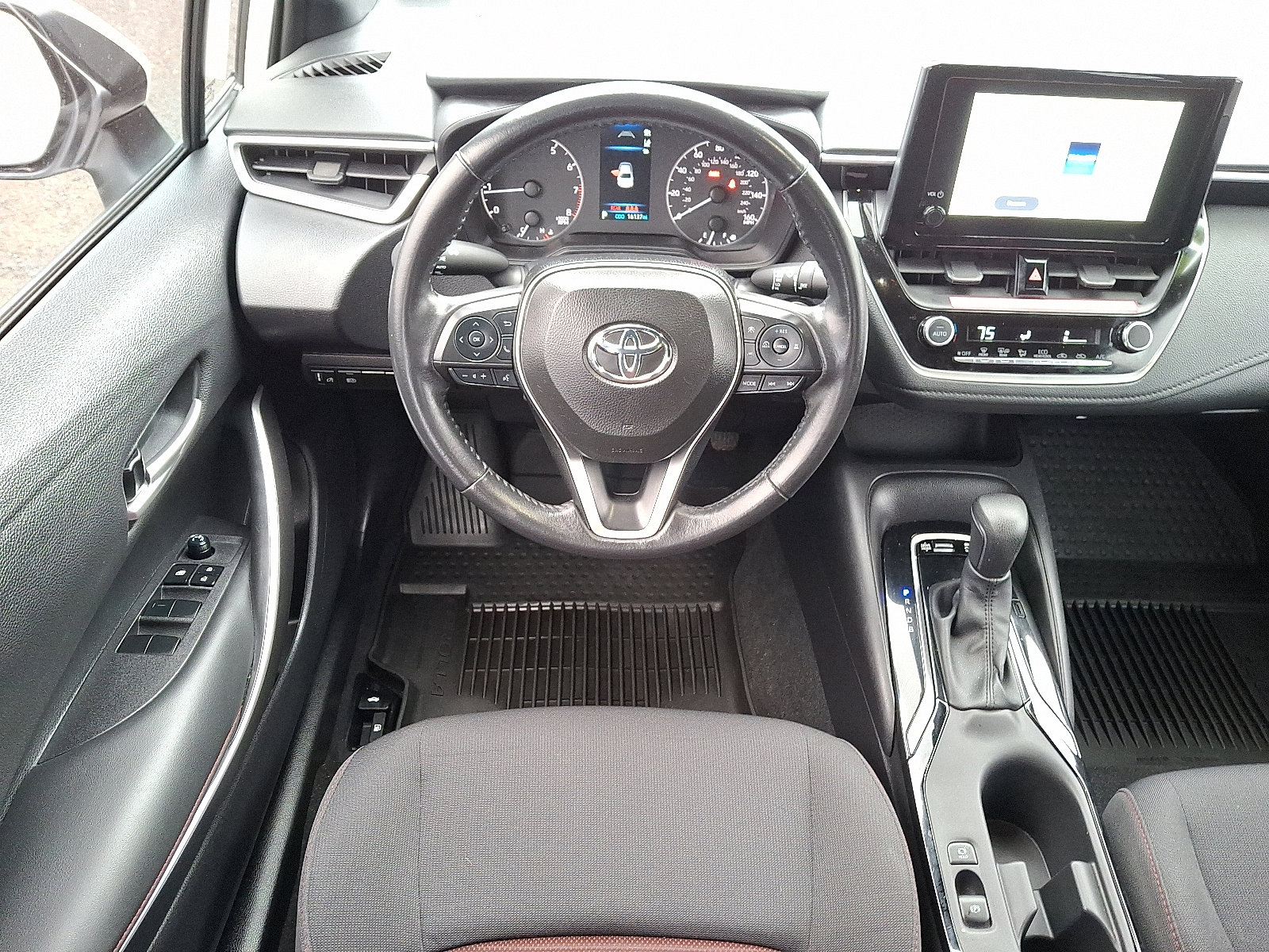 Certified 2024 Toyota Corolla SE image 12