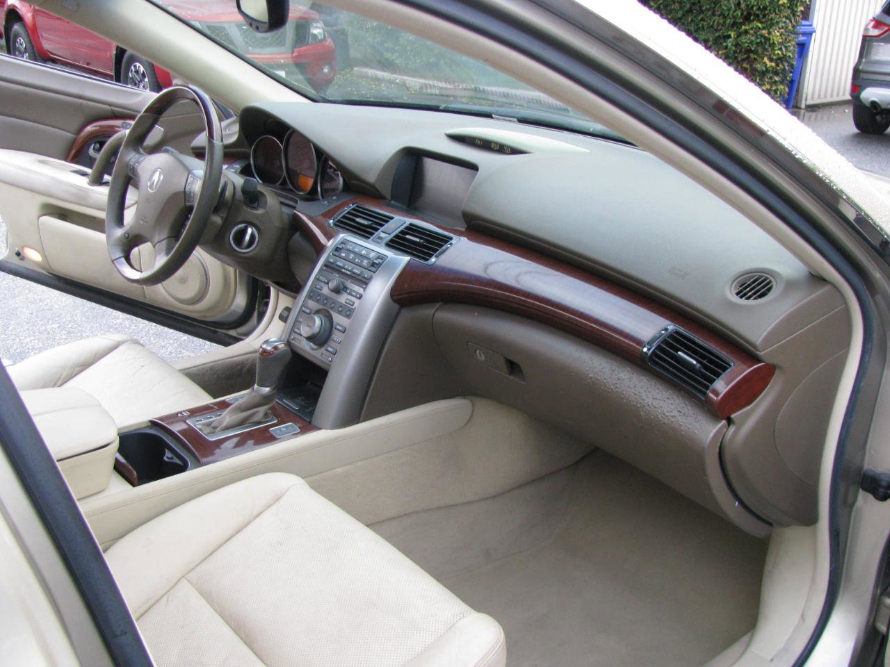 Used 2009 Acura RL w/ Technology Package AWD/4WD image 13