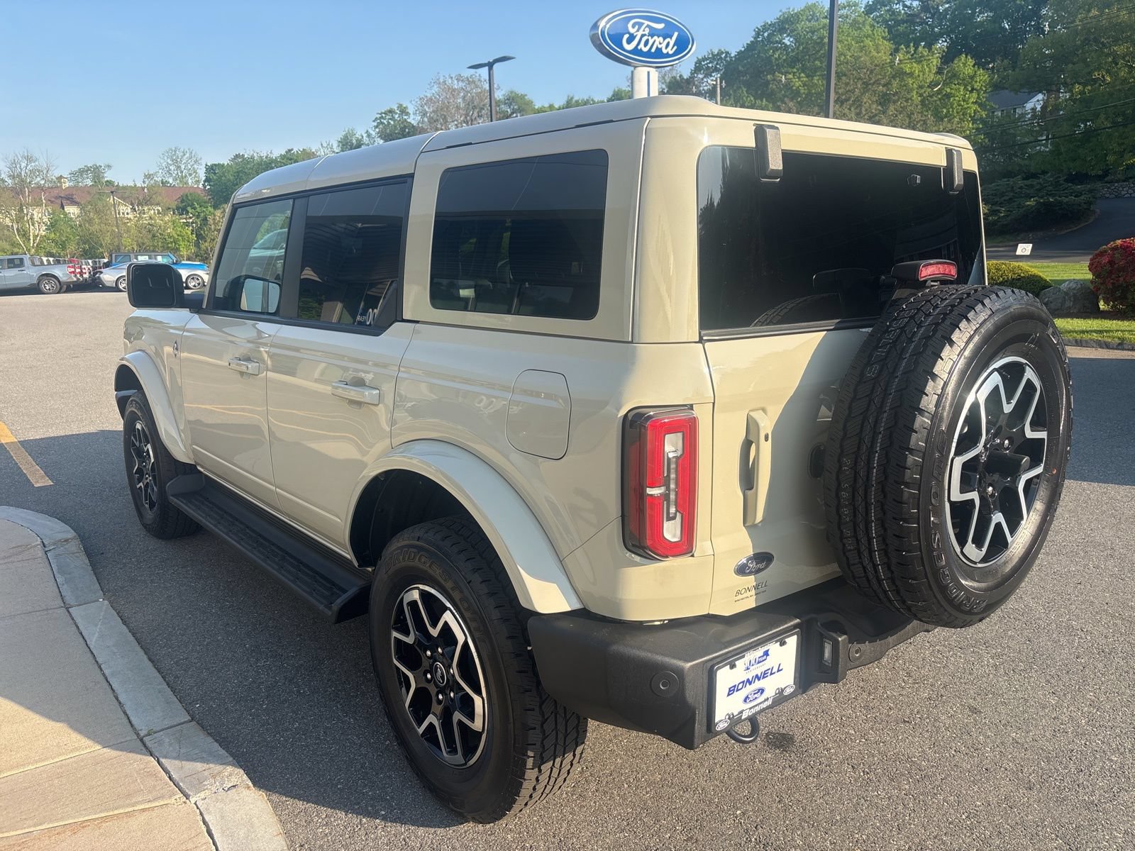 Used 2025 Ford Bronco Outer Banks AWD/4WD image 5
