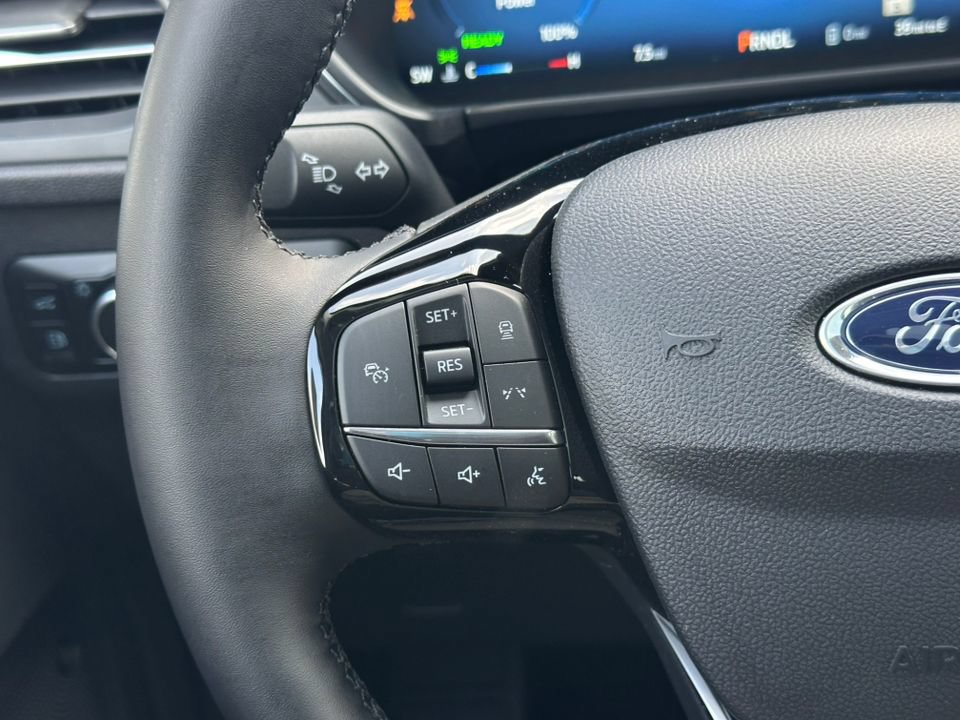 New 2025 Ford Escape SE w/ PHEV Premium Package FWD image 23