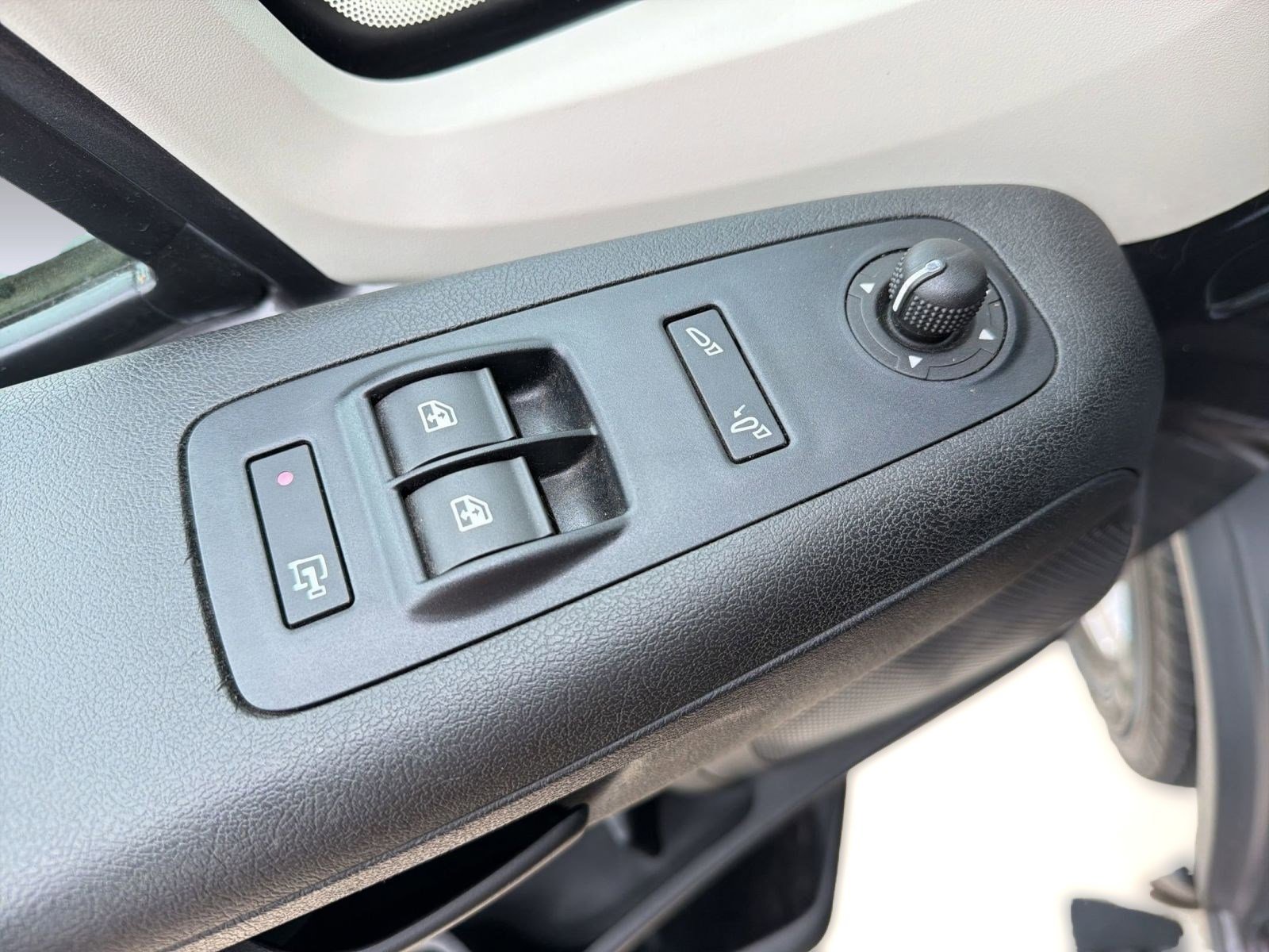 Used 2017 RAM ProMaster 3500 w/ Premium Appearance Group image 13