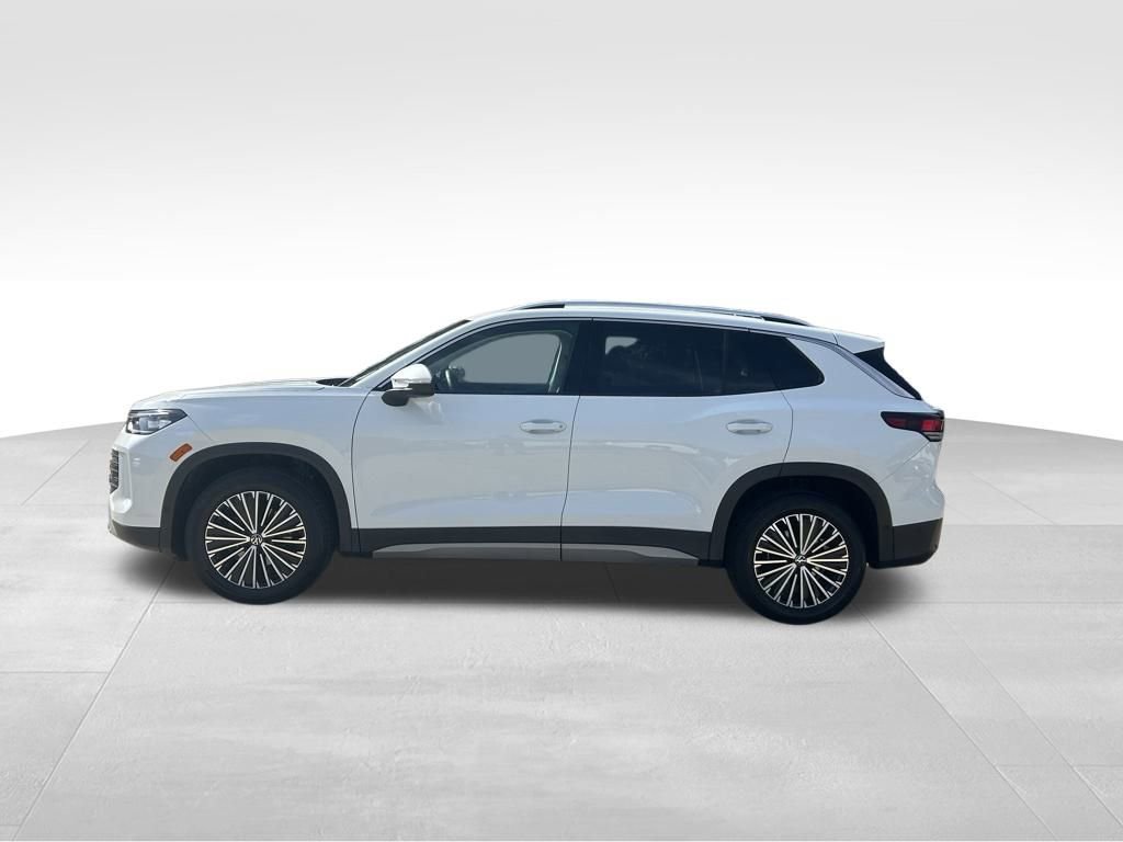 Used 2025 Volkswagen Tiguan S w/ 18" Wheel Package video 2