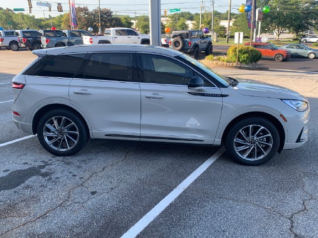 Used 2024 Lincoln Corsair Grand Touring AWD/4WD image 4