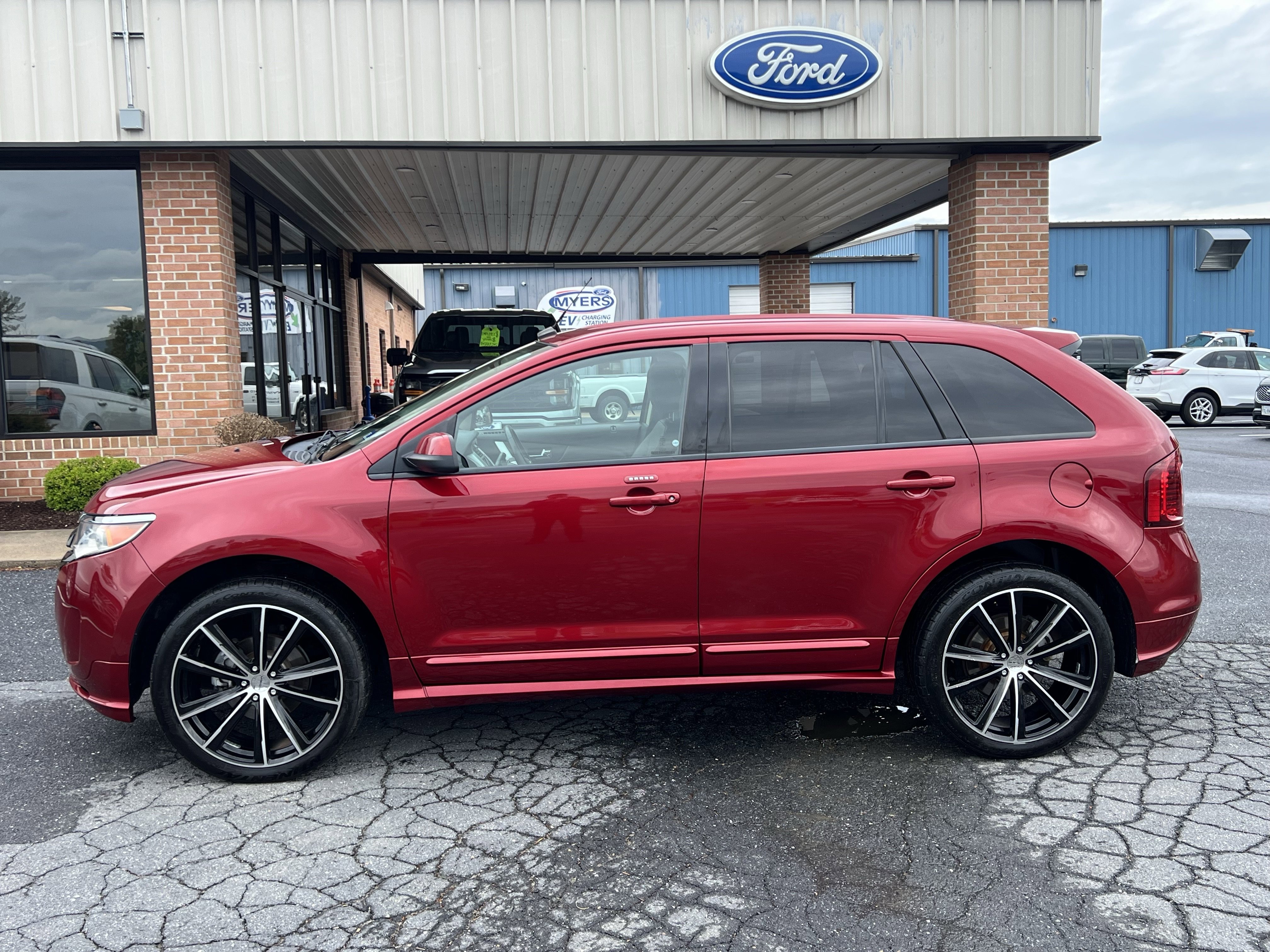 Used 2014 Ford Edge Sport w/ Driver Entry Package FWD image 1