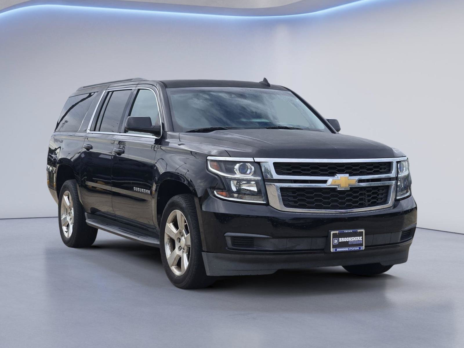 Used 2016 Chevrolet Suburban LS w/ Enhanced Driver Alert Package RWD image 3