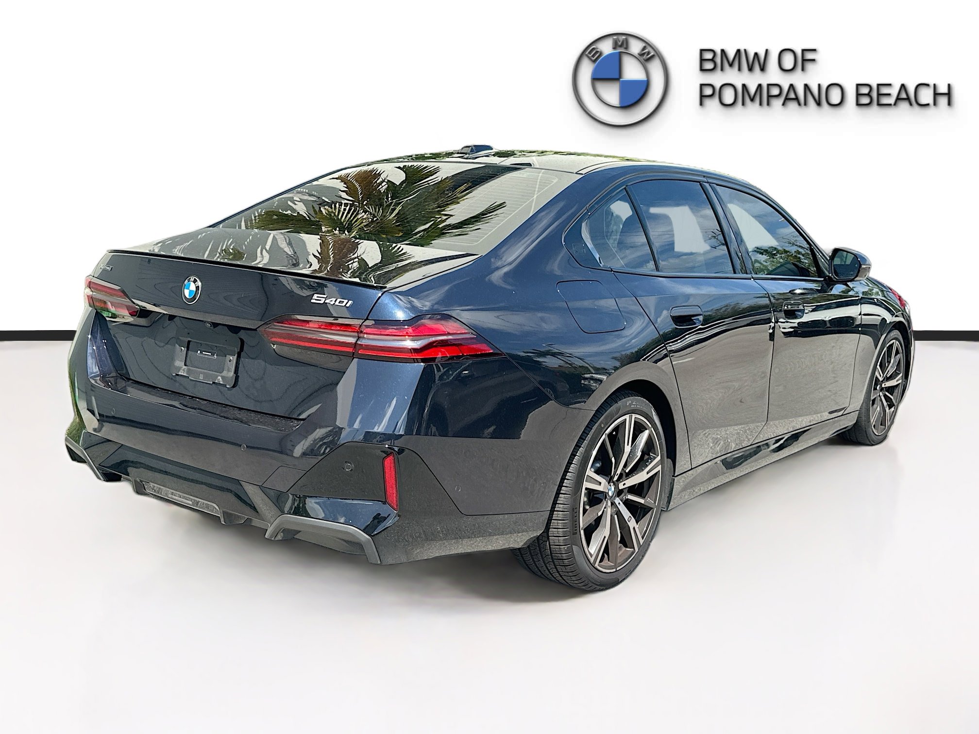 Used 2024 BMW 540i xDrive w/ Premium Package image 6