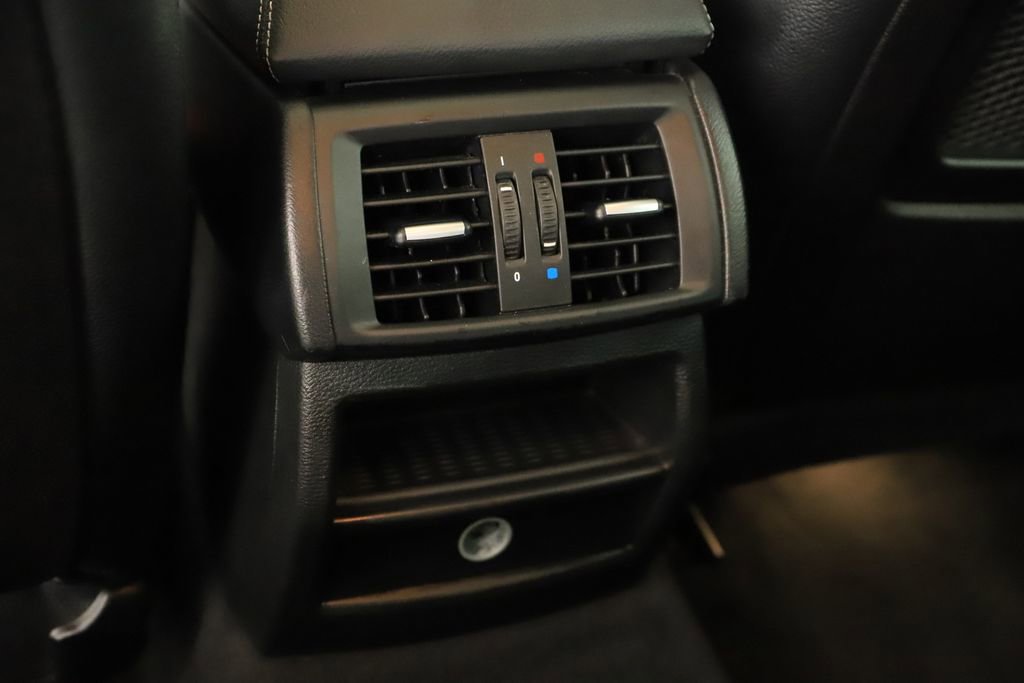 Used 2018 BMW X4 M40i image 23