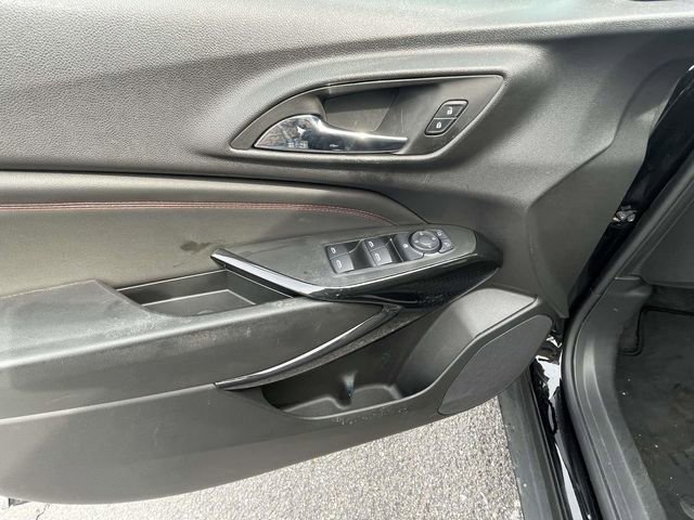 Used 2025 Chevrolet Trax RS w/ Sunroof Package image 16