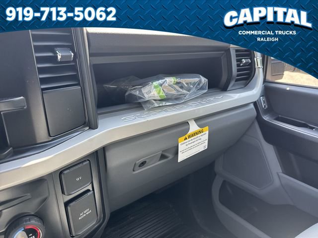 New 2025 Ford F550 4x4 Crew Cab image 28