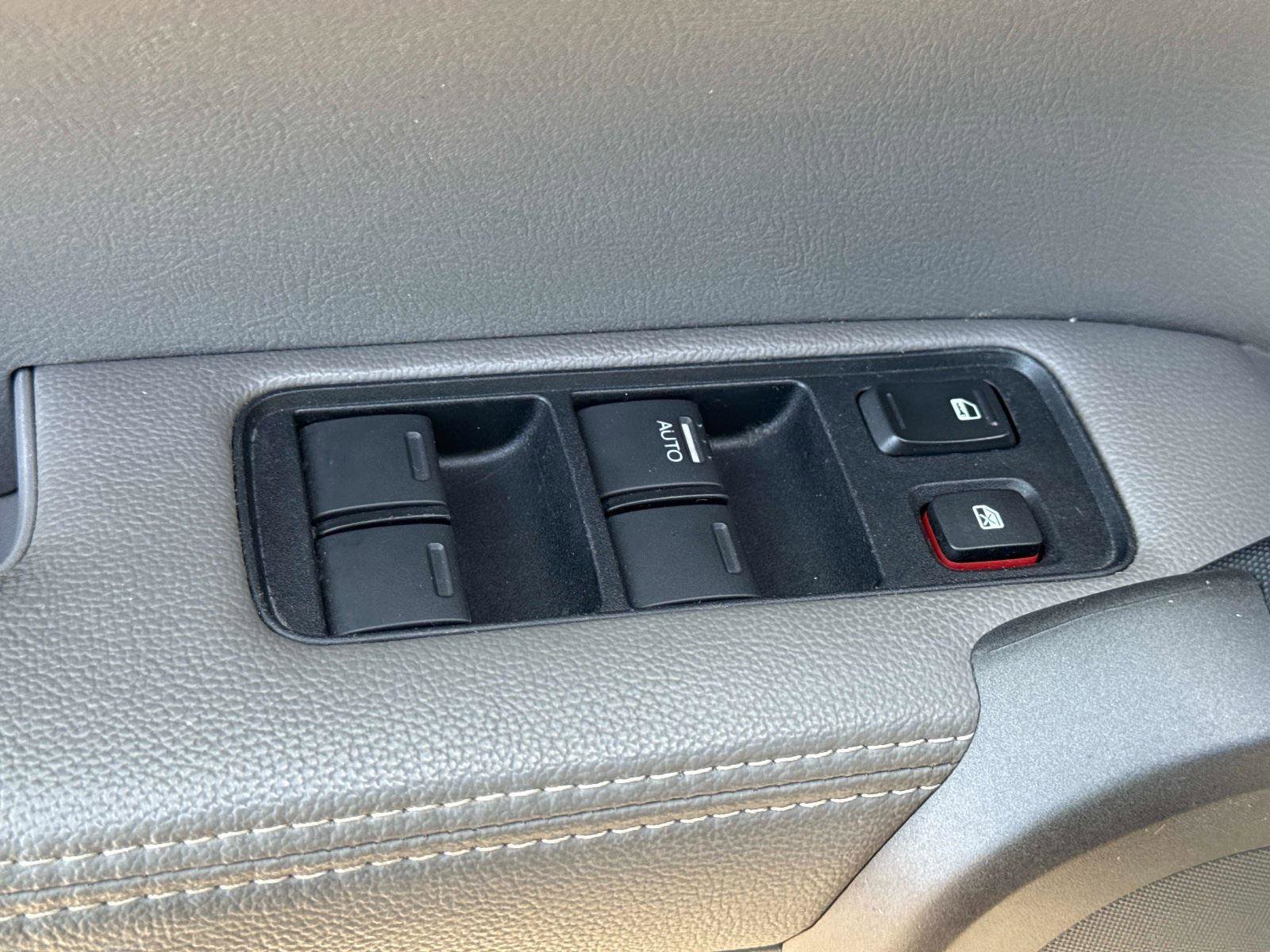 Used 2011 Honda CR-V EX-L image 17