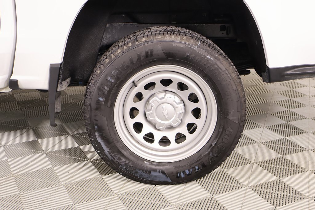 Used 2024 Chevrolet Colorado W/T image 17