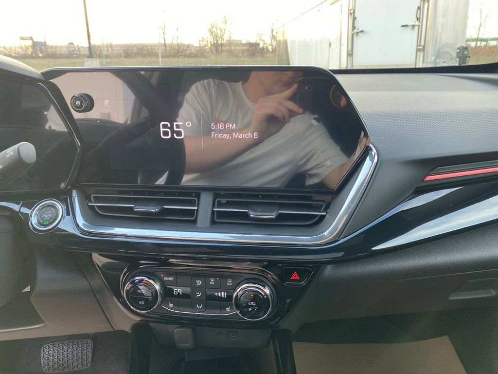 New 2026 Chevrolet Trax RS w/ Sunroof Package image 17