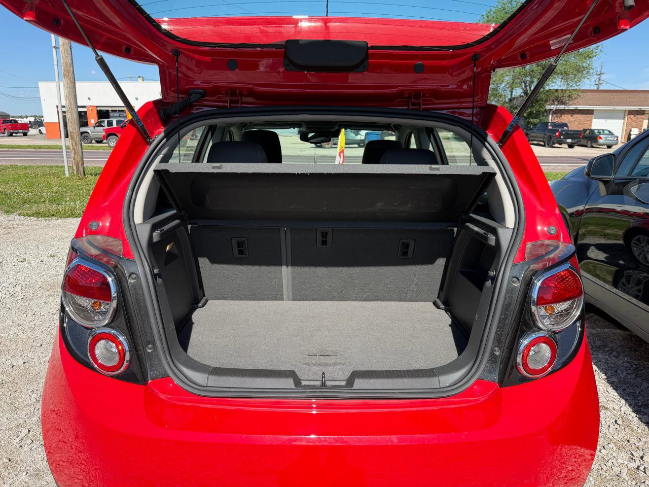 Used 2014 Chevrolet Sonic LT w/ Fun and Sun Package FWD image 11