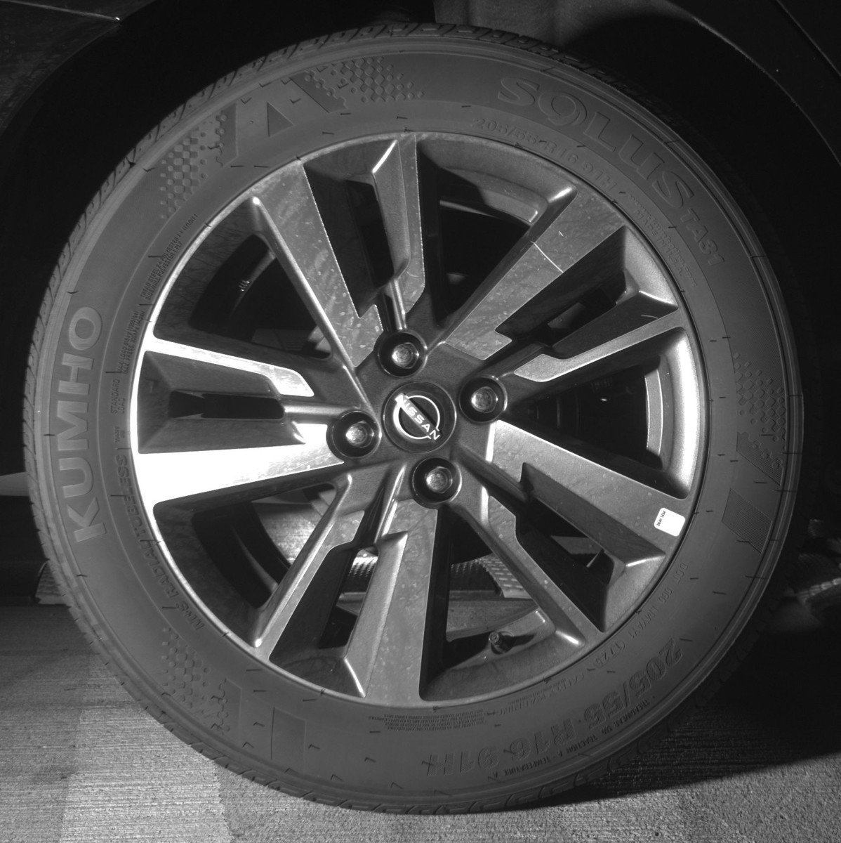 Used 2025 Nissan Versa SV image 15