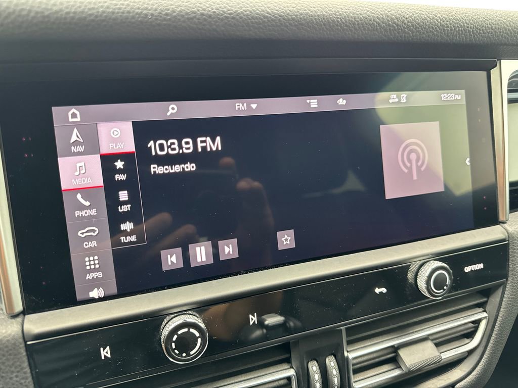 Used 2023 Porsche Macan image 63