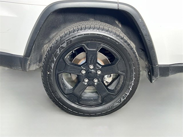 Used 2020 Jeep Grand Cherokee Laredo image 35