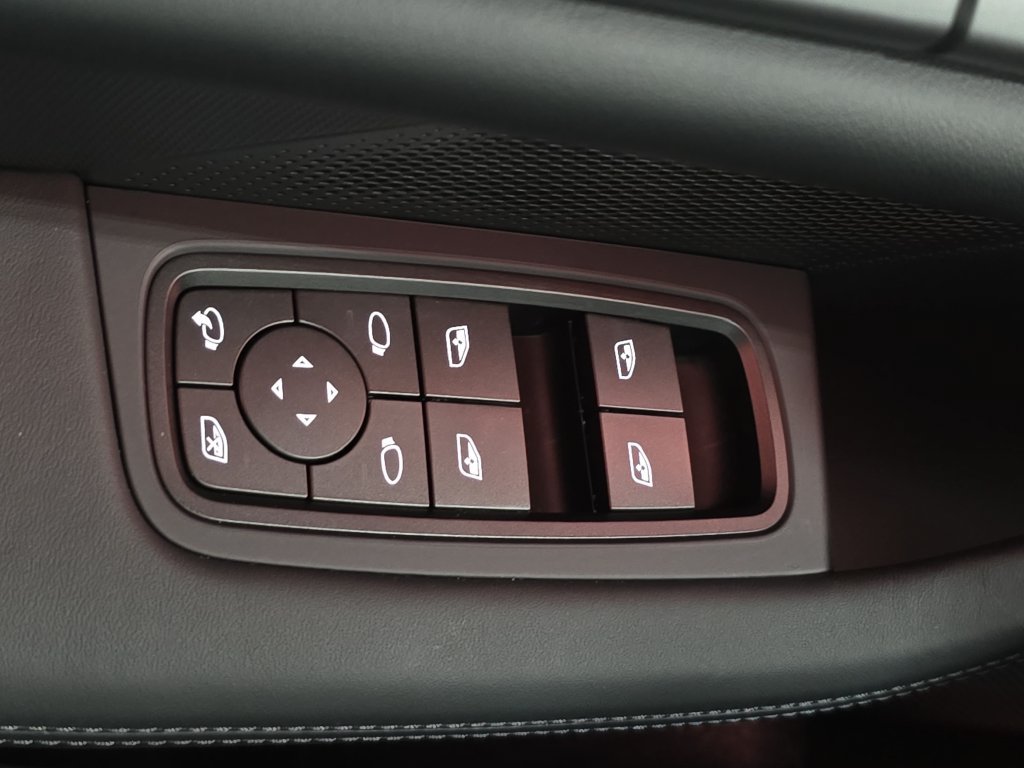 New 2026 Porsche Taycan AWD/4WD image 21