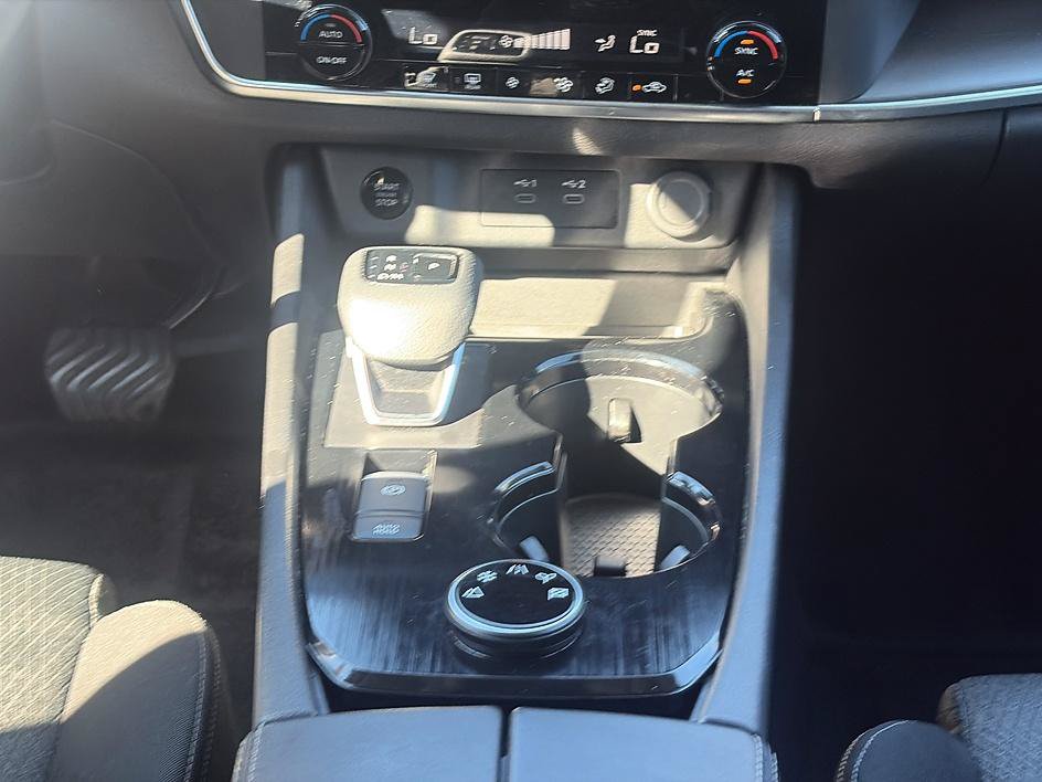 Certified 2025 Nissan Rogue SV AWD/4WD image 33
